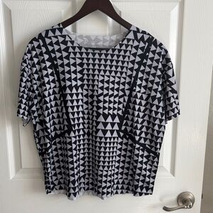 Geometric Black and Grey Women's Active wear Top